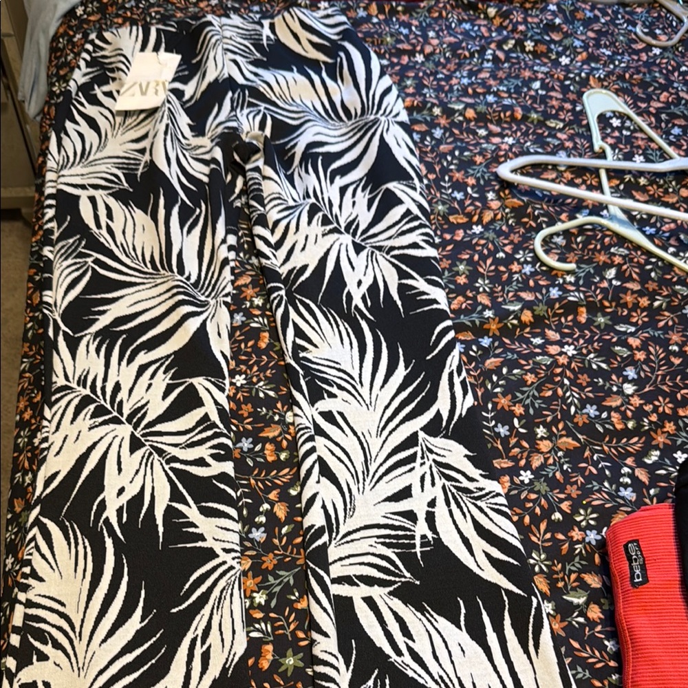 Black and White Leaf Print Pants